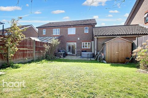 3 bedroom semi-detached house for sale, Serpentine Close, Stevenage