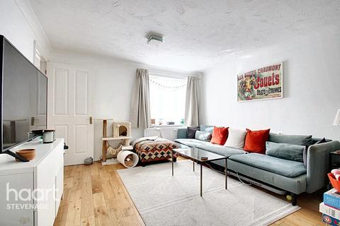 undefined, Serpentine Close, Stevenage