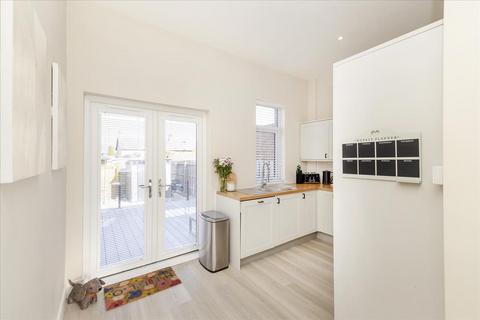 7 Abbey Grange, Newtongrange, Dalkeith, EH22 4RD