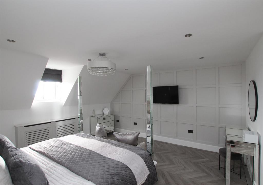 Bedroom One - b.JPG
