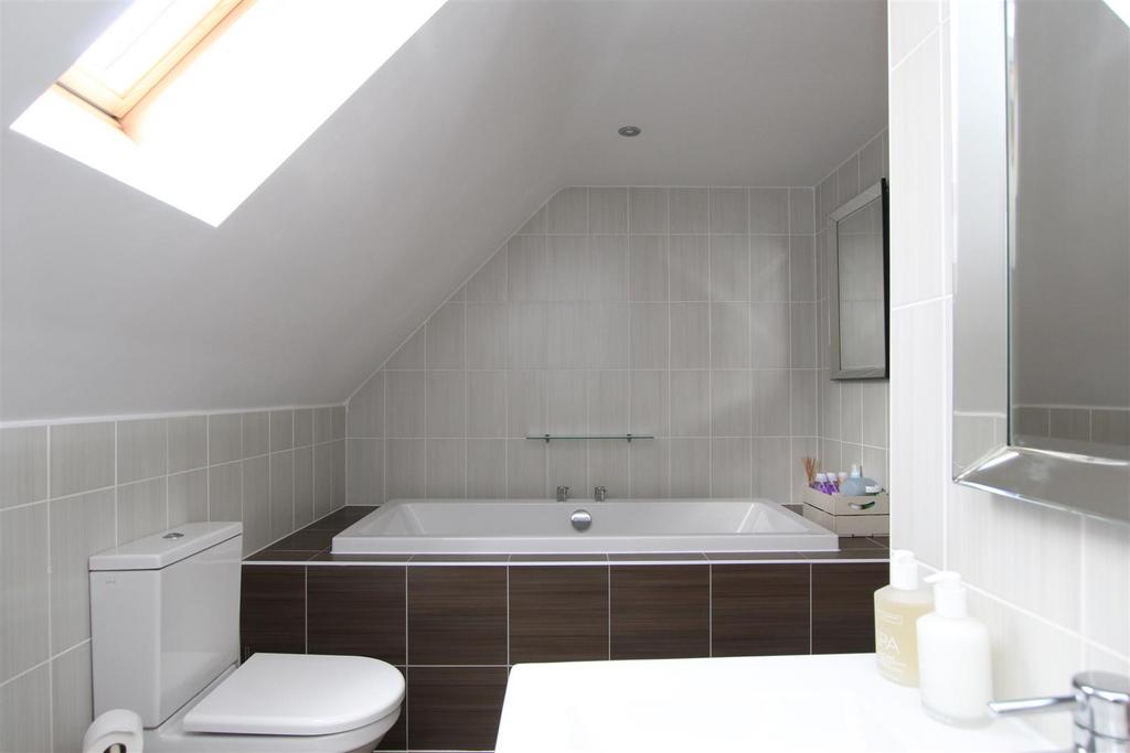 Bathroom - b.JPG