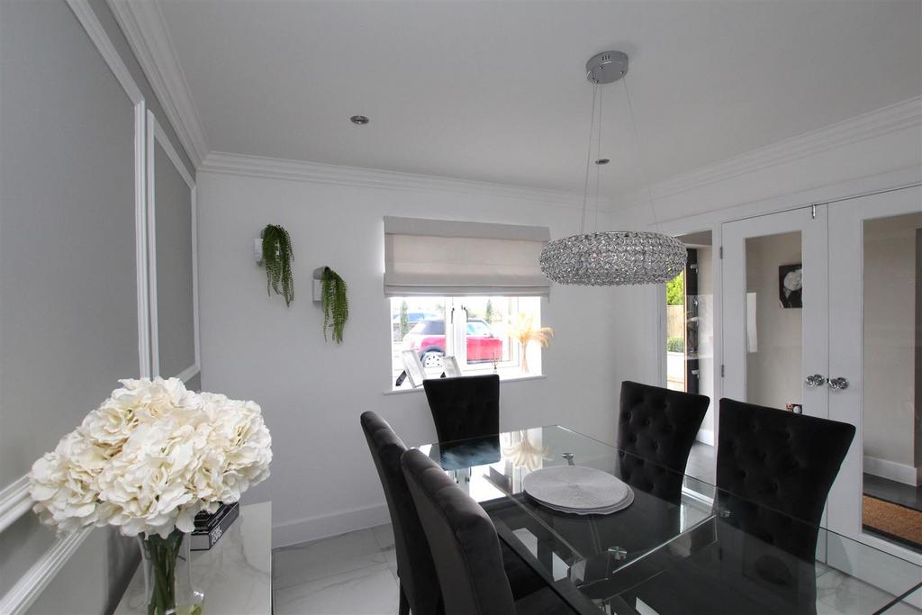 Dining Room - b.JPG