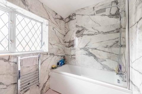 2 bedroom end of terrace house for sale, Wentworth Avenue, Slough SL2