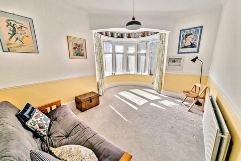 Flat 1, 10 Beechey Road, Bournemouth, BH8 8LL
