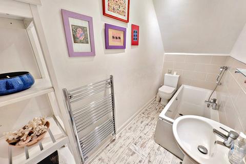 Flat 1, 10 Beechey Road, Bournemouth, BH8 8LL