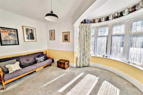 Flat 1, 10 Beechey Road, Bournemouth, BH8 8LL