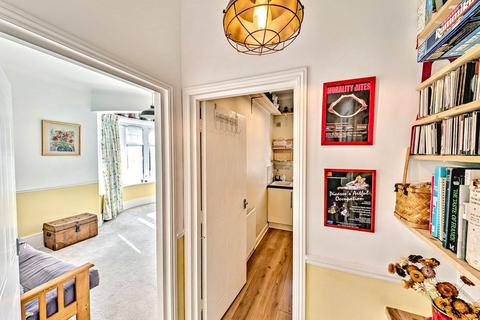 Flat 1, 10 Beechey Road, Bournemouth, BH8 8LL