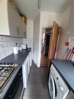 3 bedroom semi-detached house to rent, LUTON, LU4