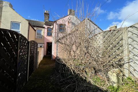 2 bedroom terraced house for sale, 40 Cambridge Road, Lowestoft, Suffolk NR32 1TE