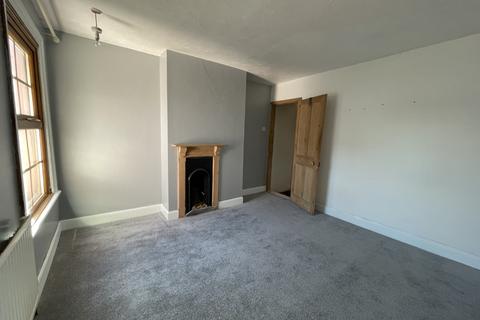 2 bedroom terraced house for sale, 40 Cambridge Road, Lowestoft, Suffolk NR32 1TE