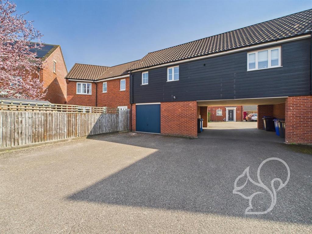 Garage/Parking