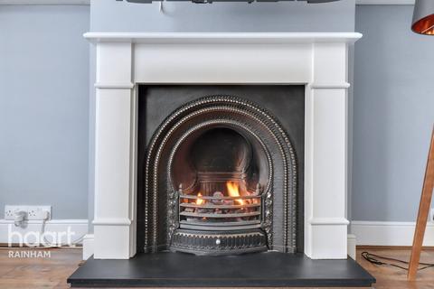 38 Parsonage Road, Rainham, RM13 9LN