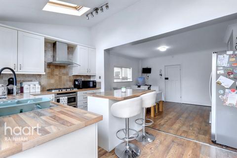38 Parsonage Road, Rainham, RM13 9LN