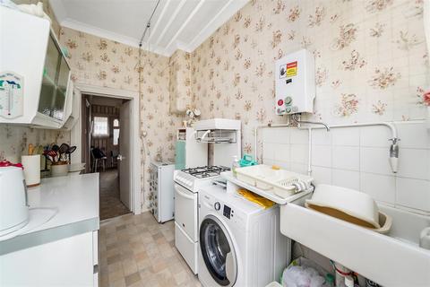 20 Warwick Road, Chingford, London, E4 8NW