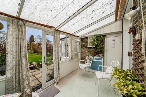 20 Warwick Road, Chingford, London, E4 8NW