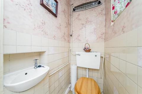 20 Warwick Road, Chingford, London, E4 8NW
