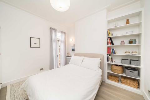 2 bedroom flat to rent, Rudloe Road, London SW12