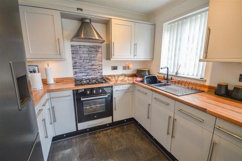 3 bedroom semi-detached house for sale, Fanshaw Avenue, Eckington, Sheffield, S21