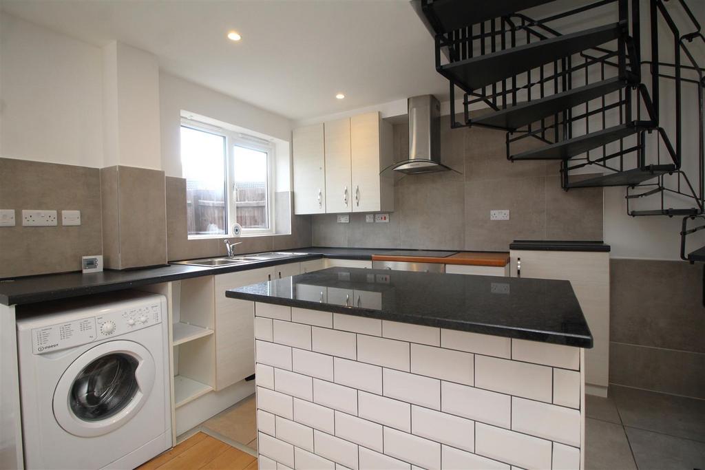 Kitchen 1.JPG