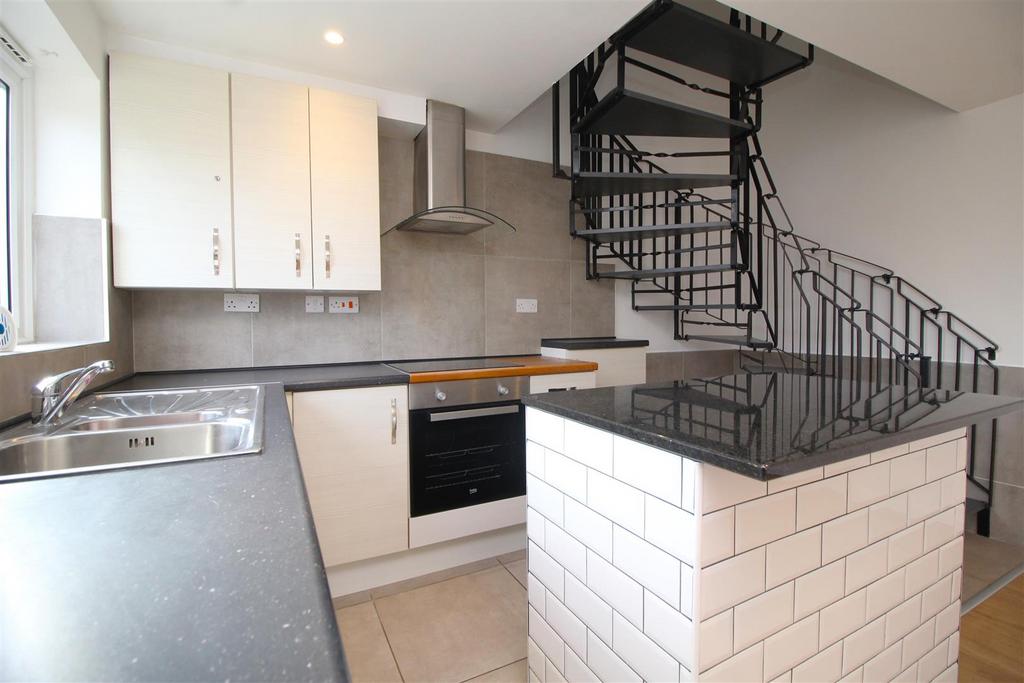 Kitchen 3 .JPG