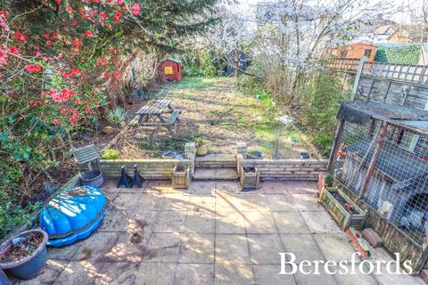 2 bedroom bungalow for sale, Derby Avenue, Upminster, RM14