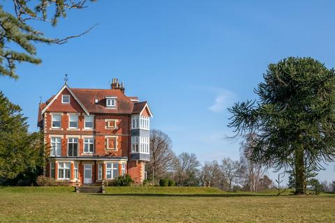 3 bedroom apartment for sale, Coopers Hill Road, Nutfield, RH1