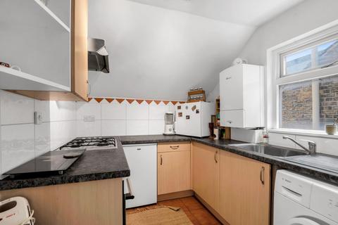 2 bedroom flat for sale, Claremont Road, Cricklewood, London