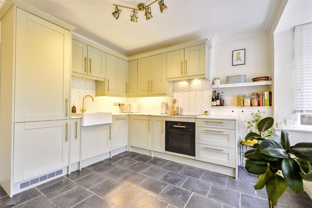 Kitchen 1.jpeg