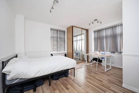 Studio for sale, Cliffords Inn, City, London, EC4A