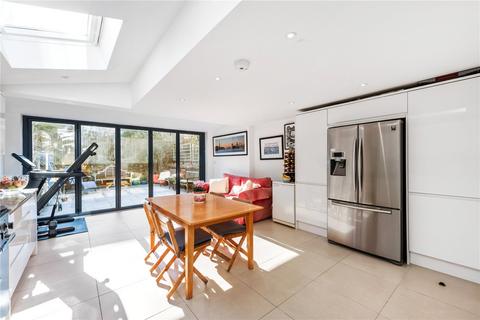 39 Romilly Road, London, N4 2QY