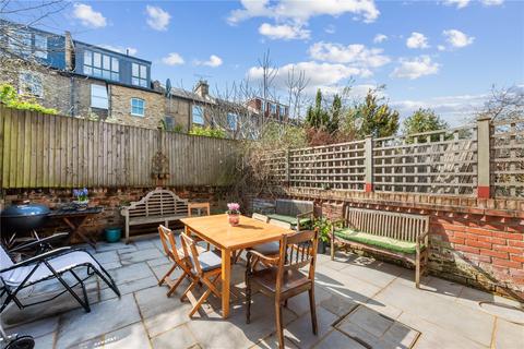 39 Romilly Road, London, N4 2QY