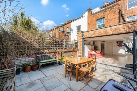 39 Romilly Road, London, N4 2QY