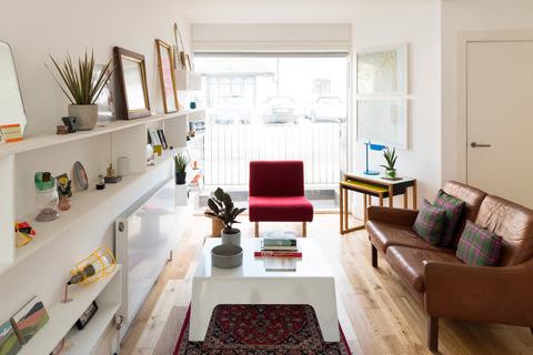 4 Massie Road, London, E8 1BY