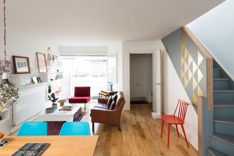 4 Massie Road, London, E8 1BY