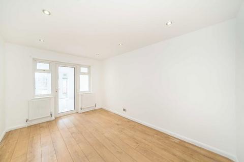 4 bedroom house to rent, Rookstone Road, London SW17