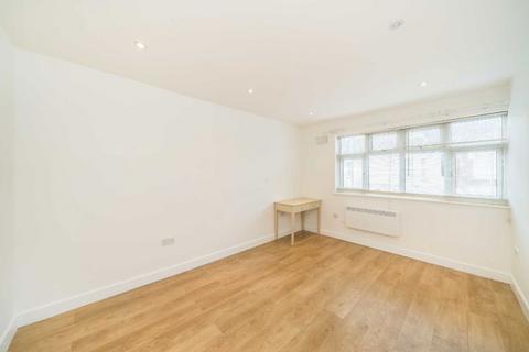 4 bedroom house to rent, Rookstone Road, London SW17