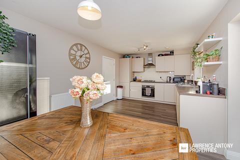 undefined, Blackbird Close, Colchester, CO3