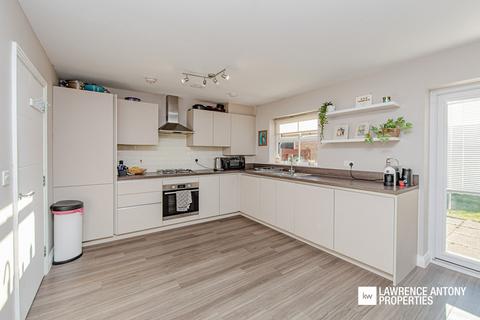 undefined, Blackbird Close, Colchester, CO3