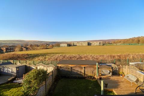 4 bedroom detached house for sale, Meadowfield Close, Glossop SK13