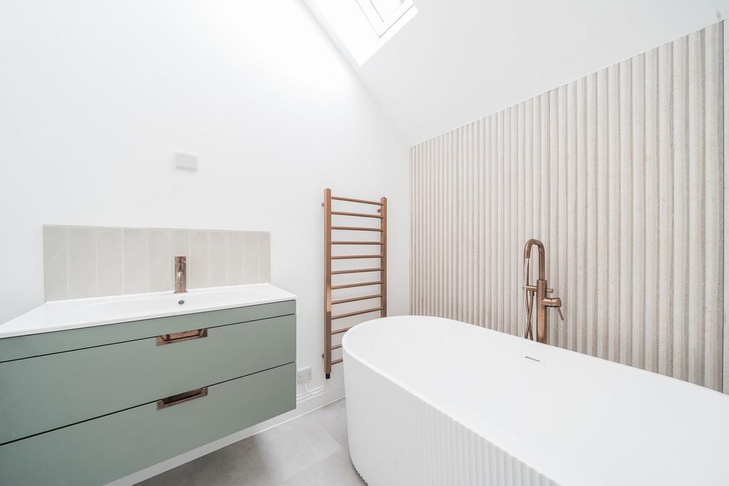 Bedroom 2 en suite