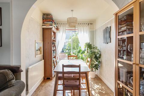 28 Culvers Avenue, Carshalton, SM5 2BL