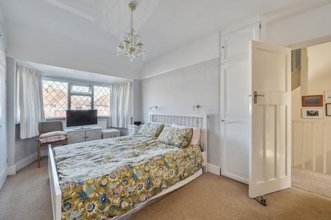 28 Culvers Avenue, Carshalton, SM5 2BL