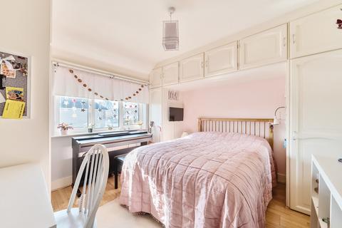 28 Culvers Avenue, Carshalton, SM5 2BL