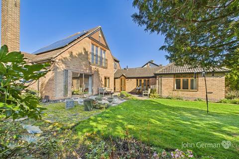 5 bedroom detached house for sale, Willesley Close, Ashby-de-la-Zouch