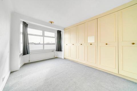 3 bedroom terraced house to rent, Newham Way, London