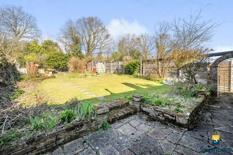 15 Dorrit Crescent, Guildford, GU3 3AL