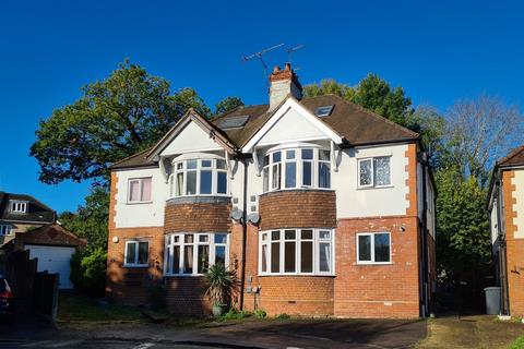 2 bedroom semi-detached house to rent, Beckingham Road, Guildford