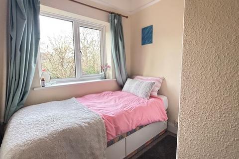 2 bedroom semi-detached house to rent, Beckingham Road, Guildford