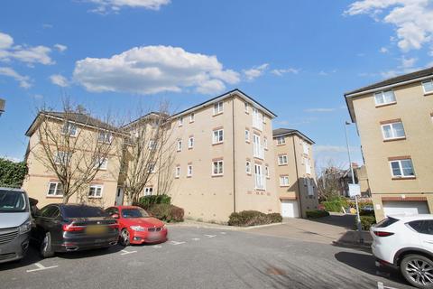 17 Alveston Square, London, E18 1AQ