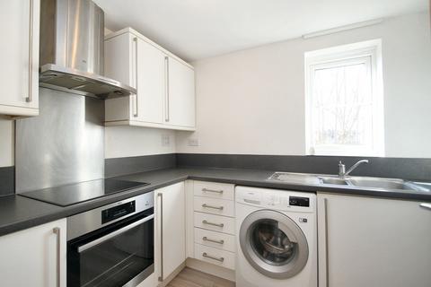 17 Alveston Square, London, E18 1AQ
